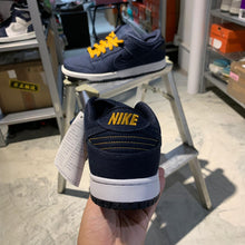 Load image into Gallery viewer, SAMPLE DS 2012' Nike Dunk Low Pro SB LEVIS Unreleased colorway