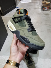 Load image into Gallery viewer, DS Original 2005' Nike Air Jordan 4s UNDEFEATED 1/72