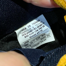 Load image into Gallery viewer, SAMPLE DS 2012' Nike Dunk Low Pro SB LEVIS Unreleased colorway