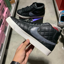 Load image into Gallery viewer, DS 2006&#39; Nike SB Blazer SUPREME