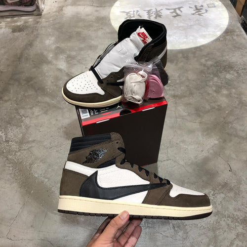 DS 2019' Air Jordan 1s Travis Scott