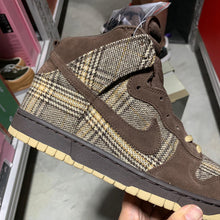 Load image into Gallery viewer, DS 2004&#39; Nike Dunk High Pro SB TWEED
