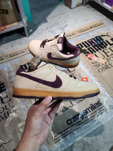 Load image into Gallery viewer, DS 2004&#39; Nike Dunk Low Pro SB RED HEMP