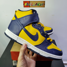 Load image into Gallery viewer, DS 1999&#39; Nike Dunk High LE &quot; Michigan &quot;
