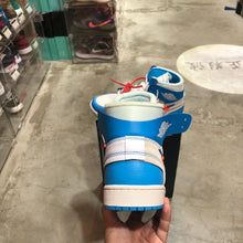 Load image into Gallery viewer, DS 2018&#39; Air Jordan 1s x Off White UNC