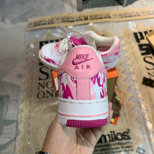 Load image into Gallery viewer, RARE DS 2004&#39; Nike Air Force 1 Low REAL PINK CAMO
