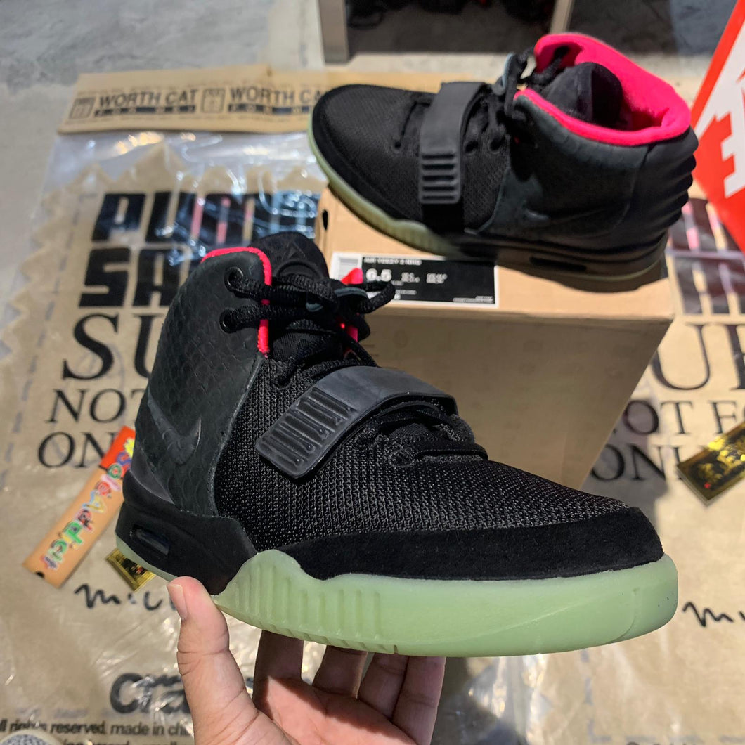 DS 2011' Nike Air Yeezy 2 SOLAR RED