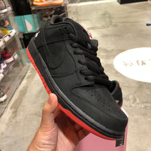Load image into Gallery viewer, DS 2017&#39; Nike Dunk Low Pro SB BLACK PIGEON