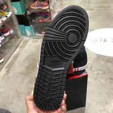 Load image into Gallery viewer, DS 2018&#39; Nike Air Jordan 1s PARIS SAINT GERMAIN