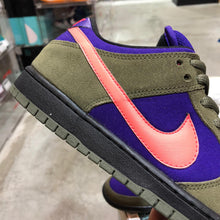 Load image into Gallery viewer, DS 2013&#39; Nike Dunk Low Pro SB OLIVE ATOMIC RED