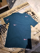 Load image into Gallery viewer, DS 2019&#39; Nike SB x PARRA POCKET TEE
