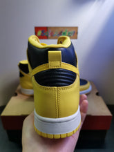 Load image into Gallery viewer, DS 1999&#39; Nike Dunk High LE Goldenrod &quot;WUTANG&quot;