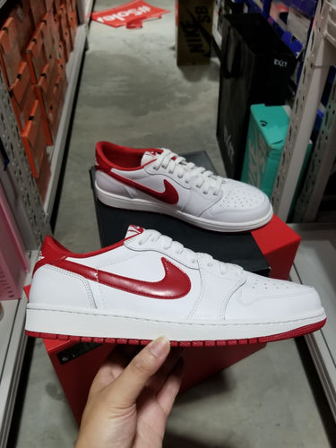 DS 2015' Nike Air Jordan 1s Low WHITE VARSITY RED