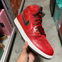 Load image into Gallery viewer, DS 2008&#39; Nike Air Jordan 1s GUCCI