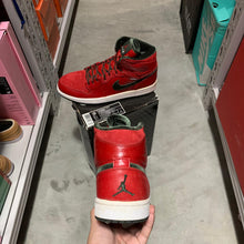 Load image into Gallery viewer, DS 2008&#39; Nike Air Jordan 1s GUCCI