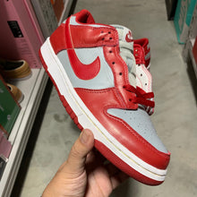 Load image into Gallery viewer, DS 1999&#39; Nike Dunk Low Cojp ULTRAMAN
