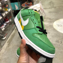 Load image into Gallery viewer, DS 2006&#39; Nike Dunk Low Pro SB TOKYO GREEN TAXI