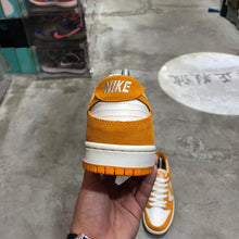 Load image into Gallery viewer, DS 2017&#39; Nike Dunk Low Pro SB CIRCULT ORANGE