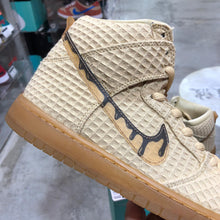 Load image into Gallery viewer, DS 2016&#39; Nike Dunk High Pro SB WAFFLE
