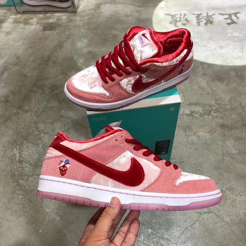 DS 2020' Nike Dunk Low Pro SB STRANGE LOVE