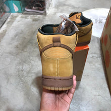 Load image into Gallery viewer, DS 2002&#39; Nike Dunk High Pro SB WHEAT