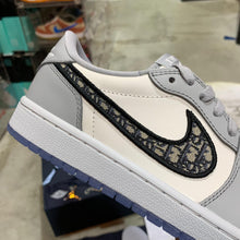 Load image into Gallery viewer, DS 2020&#39; Air Jordan 1s x DIOR
