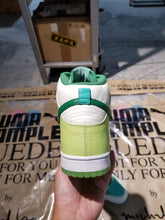 Load image into Gallery viewer, DS 2007&#39; Nike Dunk High Premium GLOW IN DARK