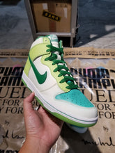 Load image into Gallery viewer, DS 2007&#39; Nike Dunk High Premium GLOW IN DARK