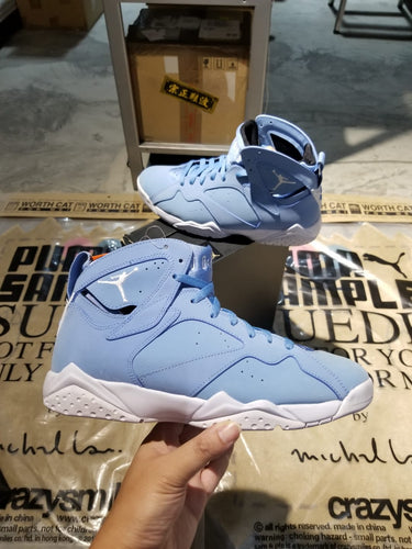 DS 2017' Air Jordan 7s PANTONE
