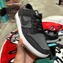 Load image into Gallery viewer, DS 2017&#39; Nike Dunk Low Elite MEDICOM