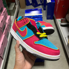 Load image into Gallery viewer, DS 2009&#39; Nike Dunk Low Pro SB MS. PACMAN