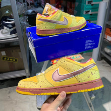 Load image into Gallery viewer, PROMO SAMPLE 2009&#39; Nike Dunk Low SB CONCEPTS YELLOW LOBSTER