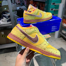 Load image into Gallery viewer, PROMO SAMPLE 2009&#39; Nike Dunk Low SB CONCEPTS YELLOW LOBSTER