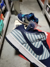 Load image into Gallery viewer, DS 2003&#39; Nike Dunk Low Pro SB AVENGER NAVY