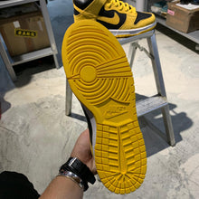 Load image into Gallery viewer, FT SAMPLE DS 2005&#39; Nike Dunk High Pro SB LOWA WUTANG Colorway &quot;BE TRUE TO YOUR SCHOOL&quot;