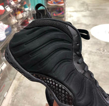 Load image into Gallery viewer, DS 2014&#39; Nike Foamposite One BLACK SUEDE