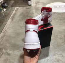 Load image into Gallery viewer, DS 2017&#39; Nike Air Jordan 1s Metallic Red