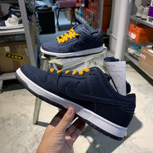 Load image into Gallery viewer, SAMPLE DS 2012&#39; Nike Dunk Low Pro SB LEVIS Unreleased colorway