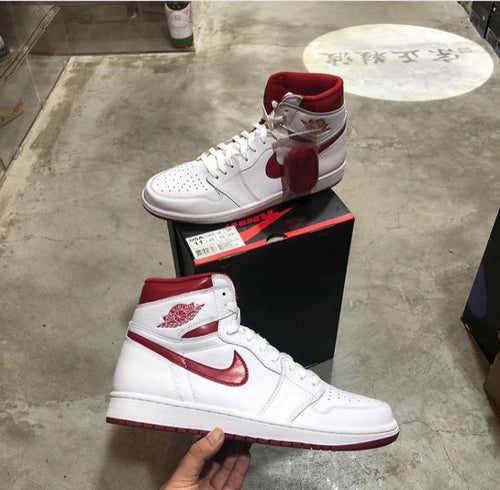 DS 2017' Nike Air Jordan 1s Metallic Red