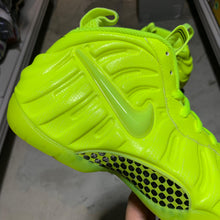 Load image into Gallery viewer, DS 2015&#39; Nike Foamposite Pro VOLT