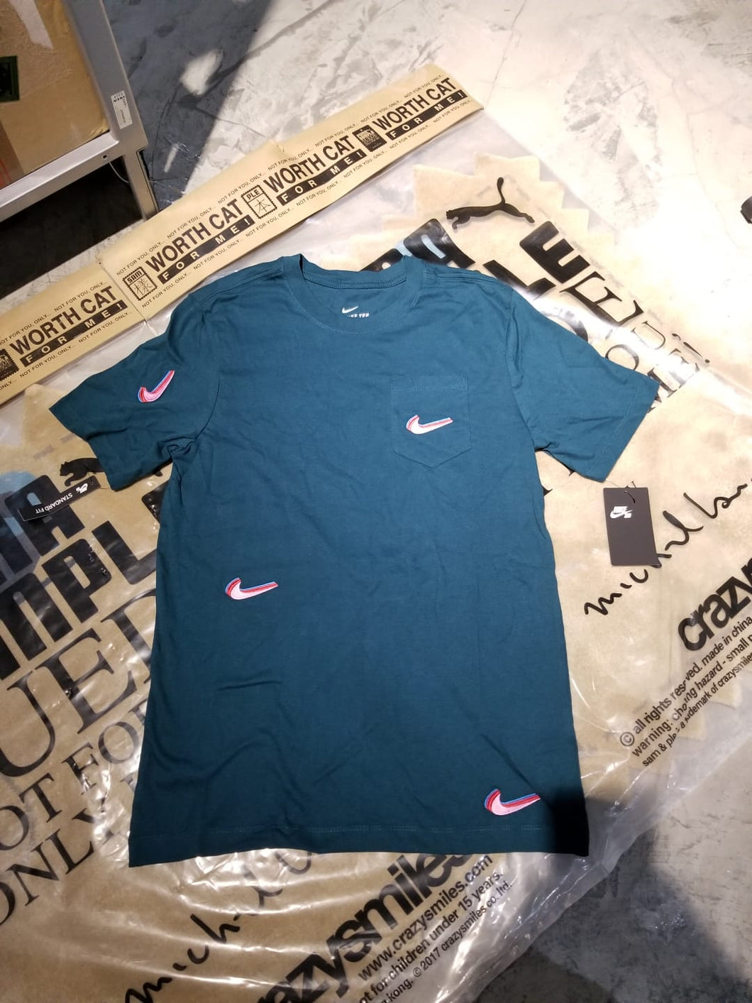DS 2019' Nike SB x PARRA POCKET TEE