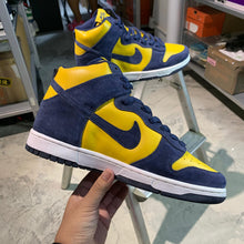 Load image into Gallery viewer, FT SAMPLE DS 2005&#39; Nike Dunk High Pro SB Michigan &quot;BE TRUE TO YOUR SCHOOL&quot;