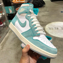 Load image into Gallery viewer, DS 2019&#39; Nike Air Jordan 1s Turbo Green