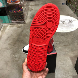 DS 2018' Nike Air Jordan 1s Track Red